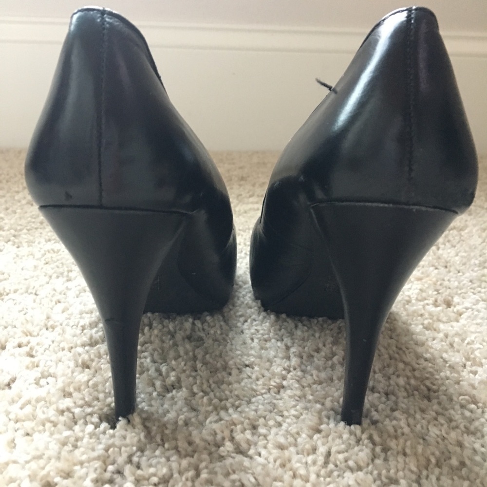 black pumps - Picture 4 of 5